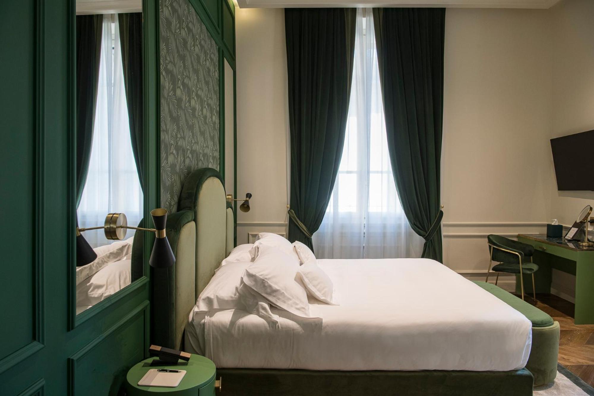 Hotel La Gemma Флоренція Екстер'єр фото A room at the hotel